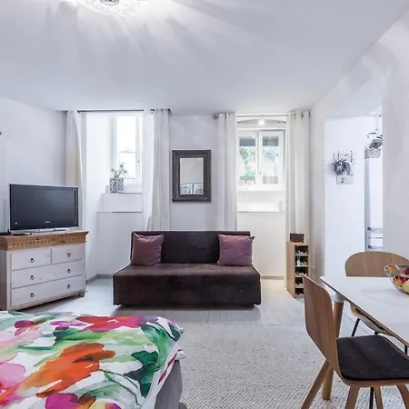 S31 - 22 Bergmannstrasse Back